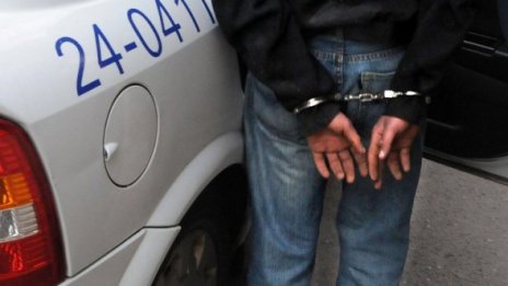 Чужденец опитал да напазарува за 14 000 лв. с фалшиви банкови карти