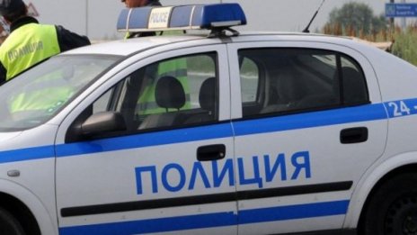 Момиче намушка с нож бившия си приятел в корема