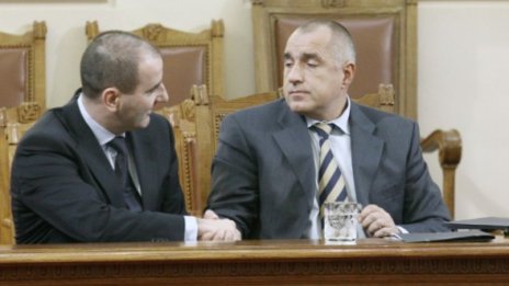 Кабинетът: Експерт, милиционер, експерт, милиционер