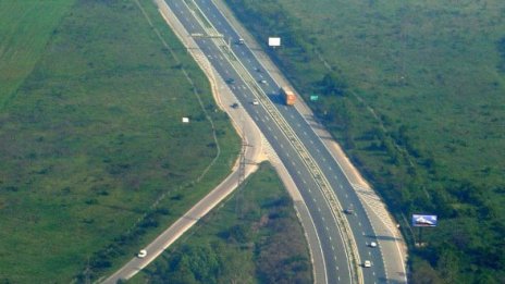 Пътищата из страната са сухи