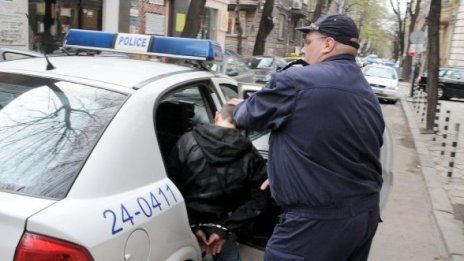 Закопчаха мъж, изнасилил и ограбил млада жена в Габрово