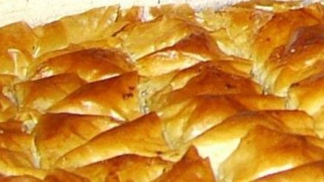 ДПС почерпи с 60-килограмова баклава за Рамазана