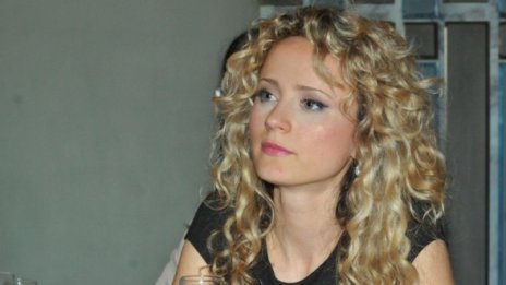 Деси Добрева остана без пари за майчинство