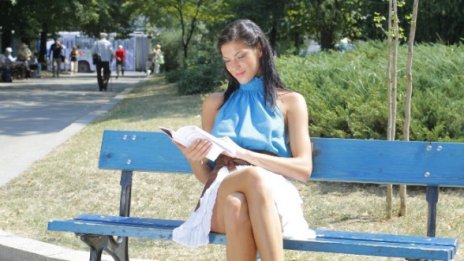 Миска със съвети за красота: Четете много книги!