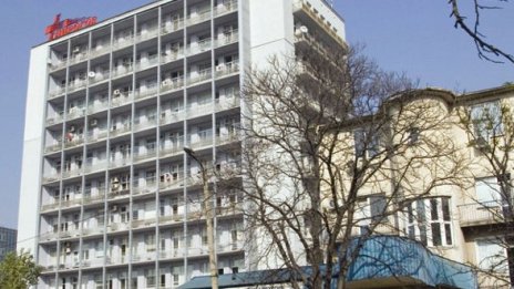 Мъж с размазана ръка е приет в „Пирогов”