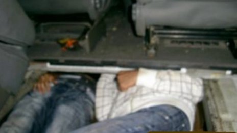 Спипаха двама палестинци в тайник на автомобил