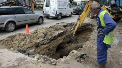 Авария спря топлата вода на Люлин