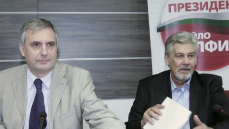 Прибраха Рашков, за да го пазят, възмути се Калфин