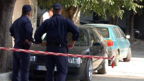 Откриха застрелян мъж в чувал в дома на негов познат