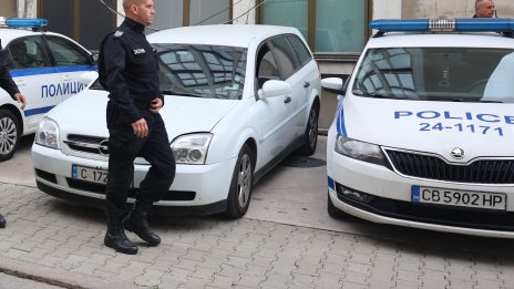 Протест на БОЕЦ пред МВР, стигна се до сблъсък с полицията