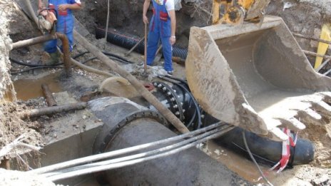 ВиК събира държавна такса, но не я дава на държавата