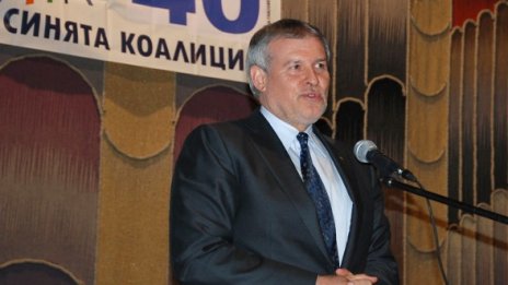 Демокрацията още не е победила, според Румен Христов