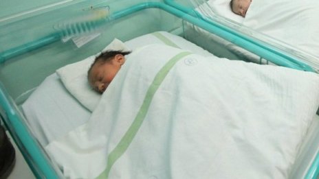 Таткото на раждането – безплатно. Да, ама не