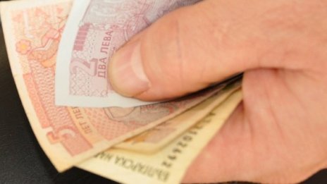 Полицаи отказаха 17 лева рушвет от шофьор