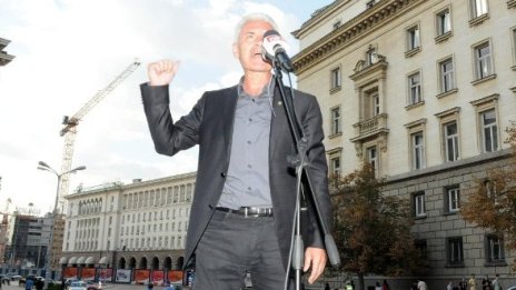 Всички опоненти са фалшиви, патици, агентура на ДС!