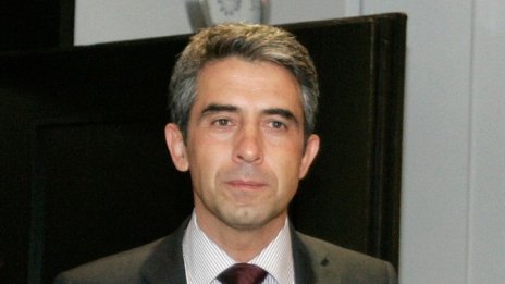 Произвеждаме прекалено много юристи и финансисти, смята Плевнелиев