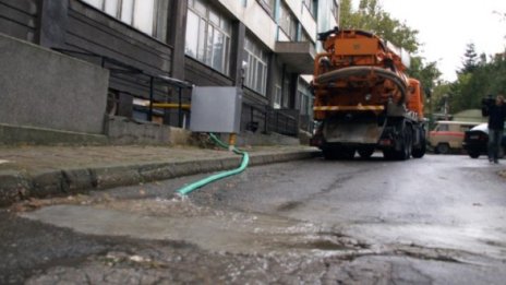Варненските ученици отново в класните стаи