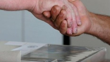 За кучетата на Борисов и предизборни извинения