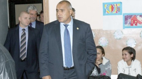 Предизборно Борисов обеща пари за пенсии 
