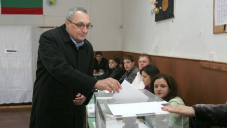 Командира: Изборът не е лек