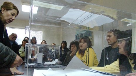 ГЕРБ скочи срещу "бръснарско ножче" за печати 