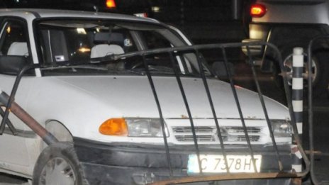 Мъж издъхна зад волана в София