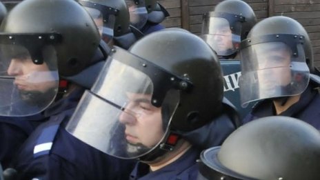 Полицаите без 20 заплати накуп при пенсия?