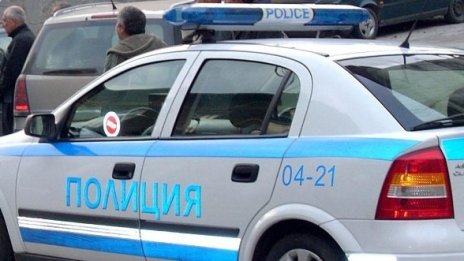 Отвлякоха 15-годишна "булка", после я изоставиха 