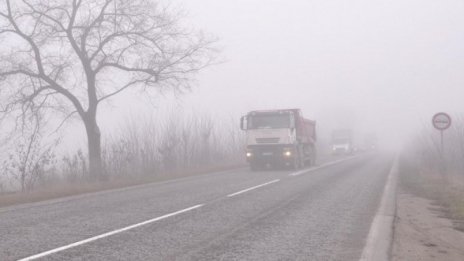На повечето места пътищата са сухи