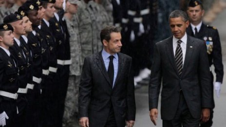 Обама и Саркози се засипаха с похвали в тв интервю