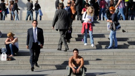 Висока заплата ли? Дайте на младите интернет!