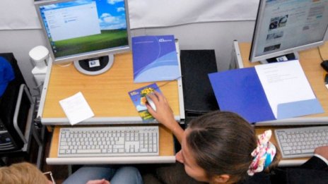 Всяко пето дете на 11 г. влиза в нелегални уебсайтове