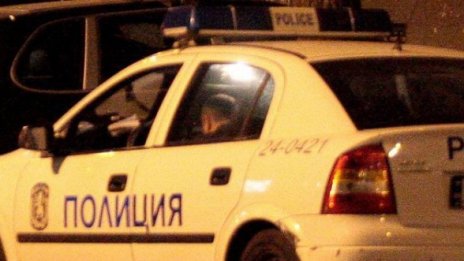 Мъж е бит с бухалка на пазара за цветя в София