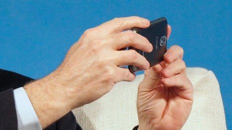 Увеличаване на клиентите и намаляване на печалбата на М-Тел