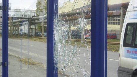 Вандали потрошили 10% от новите спирки в София