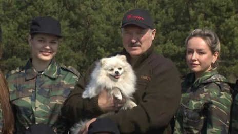 Зеленски: Кучето на Лукашенко има повече права от гражданите на Беларус ВИДЕО