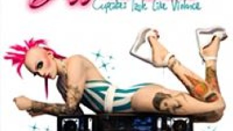 Чуй новият хит на скандалният Jeffree Star