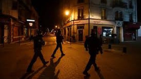  Френски град въведе полицейски час заради войната на наркобандите