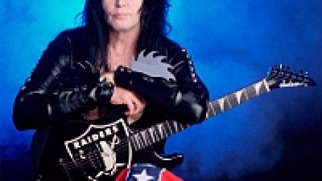 Много банди се натискат да подгряват W.A.S.P.