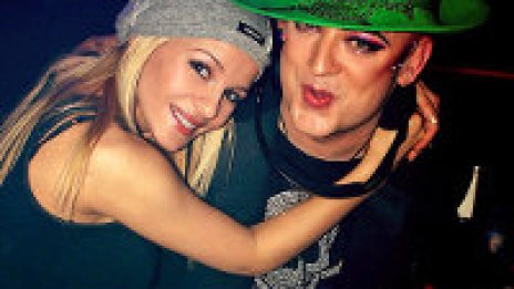 Десислава записва дует с Boy George