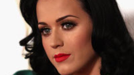 Katy Perry ни връща в 80-те години в новия си клип