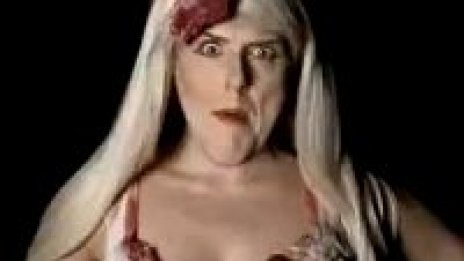 Weird Al Yankovic се изгаври с Lady Gaga (видео)