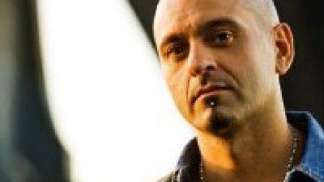 Нора ще подгрее партито на Victor Calderone този уикенд 