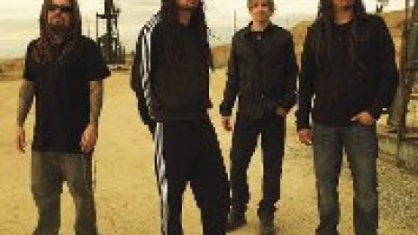 Korn с официално видео към Get Up!