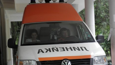 Челен удар между кола и камион взе една жертва 