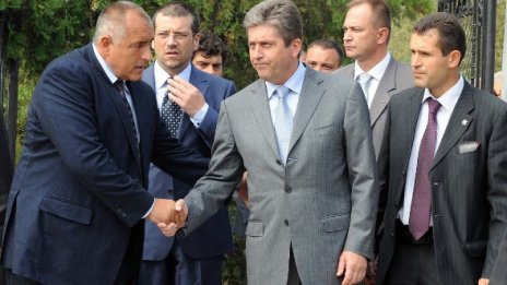 Станишев върна благодарности на Първанов и Борисов 