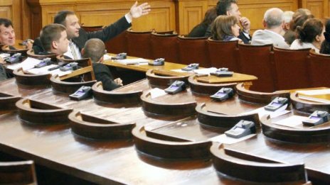 Опозицията срещу изваждането от тристранката на БТПП 