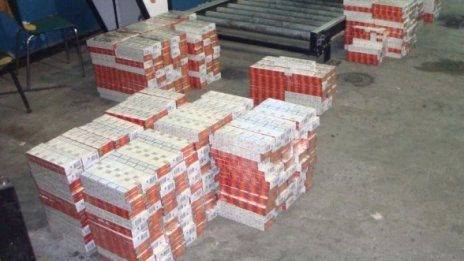 Изловиха контрабанди цигари на Дунав мост