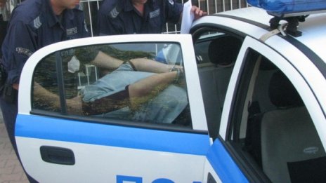 Пиян мъж ухапа полицай в Бургас 