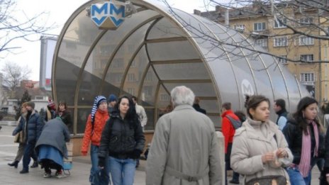 Метрото e все по-предпочитано за пътуване в София 